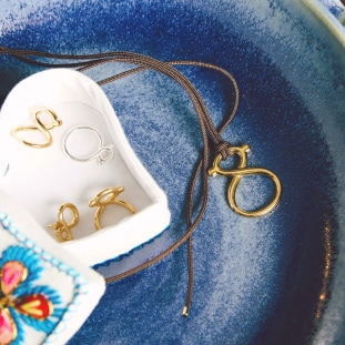 Collares
