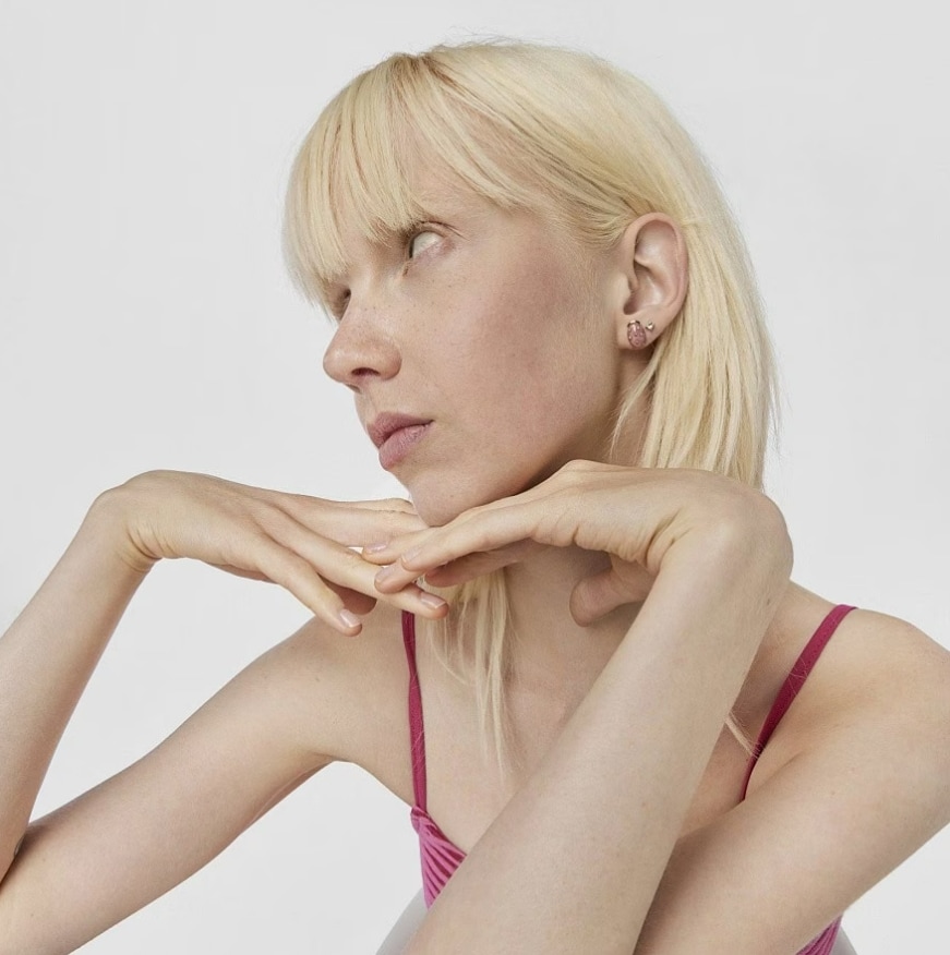 Родонит: характеристика и магические свойства, изделия из камня