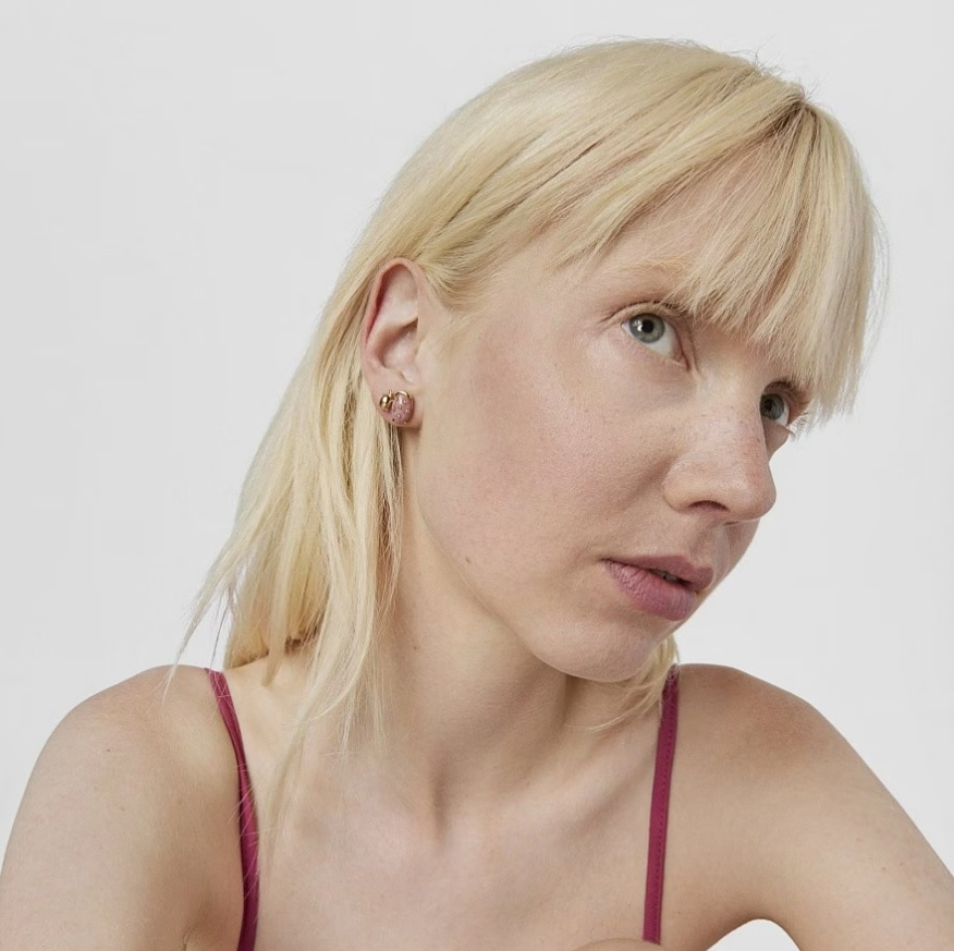 Родонит: характеристика и магические свойства, изделия из камня Родонит: характеристика и магические свойства, изделия из камня