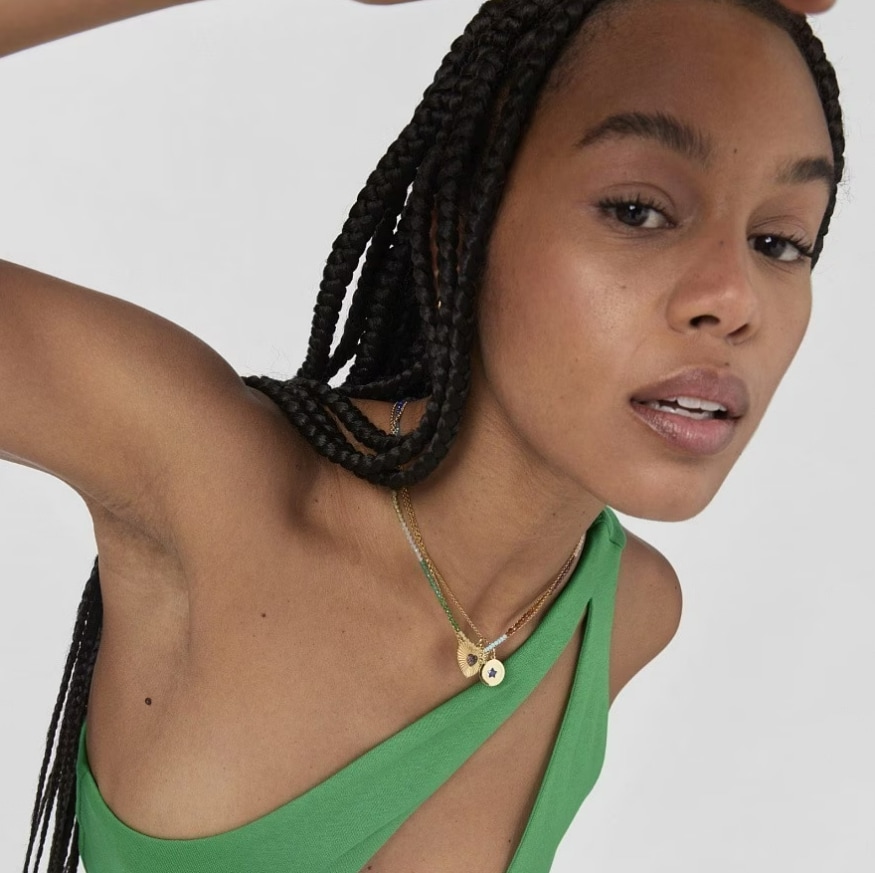 Содалит: свойства камня, синий минерал, кому подходит по гороскопу