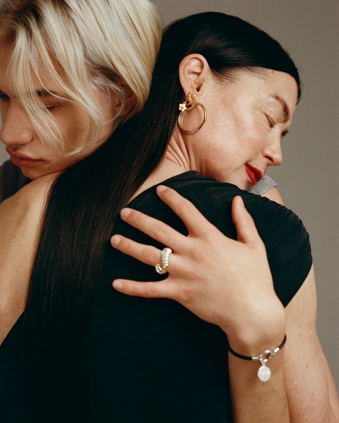 Що подарувати мамі на день матері