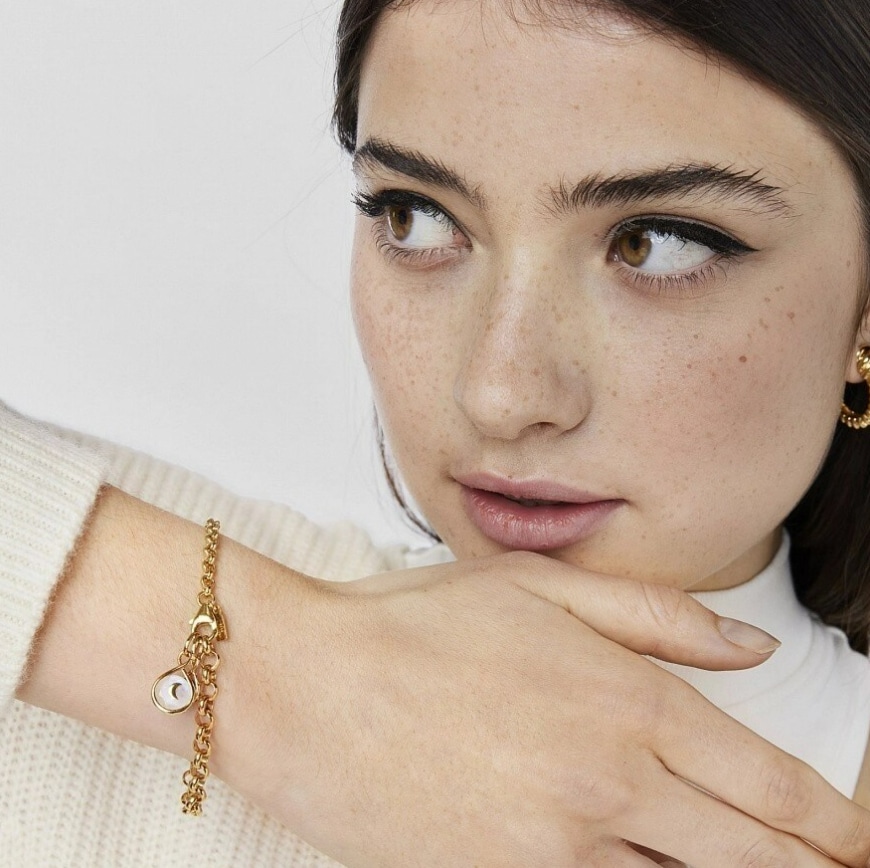 Місячний камінь: магічні властивості та різновиди