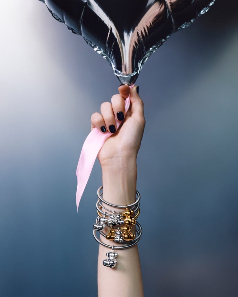 на якій руці носять браслет