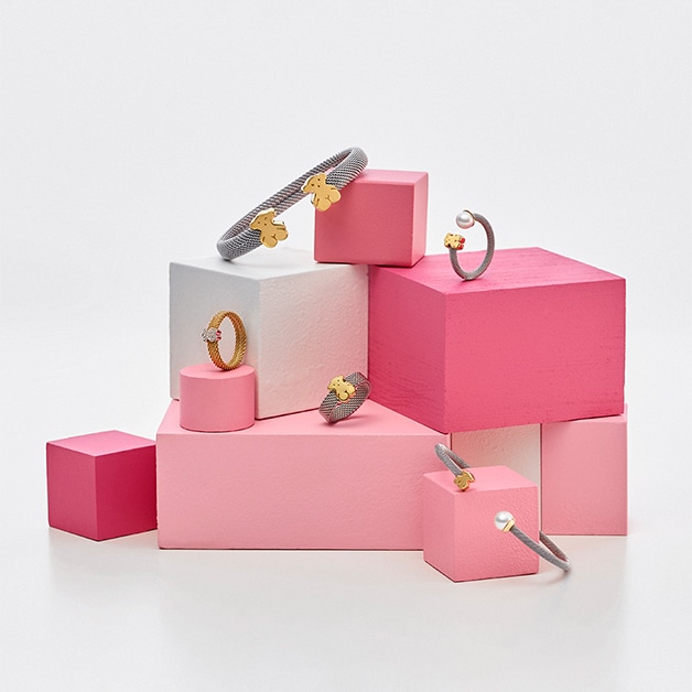 Яку прикрасу подарувати дівчині на 8 березня